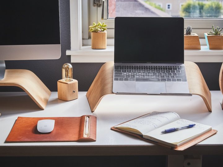 How to Set Up a Home Office: Tips and Tricks for Maximizing Your Productivity